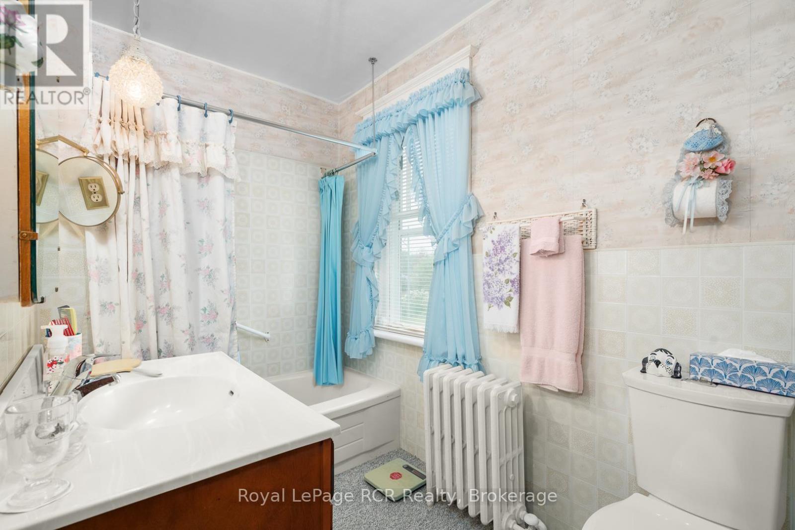 












57 ELORA STREET N

,
Minto,




Ontario
N0G1M0

