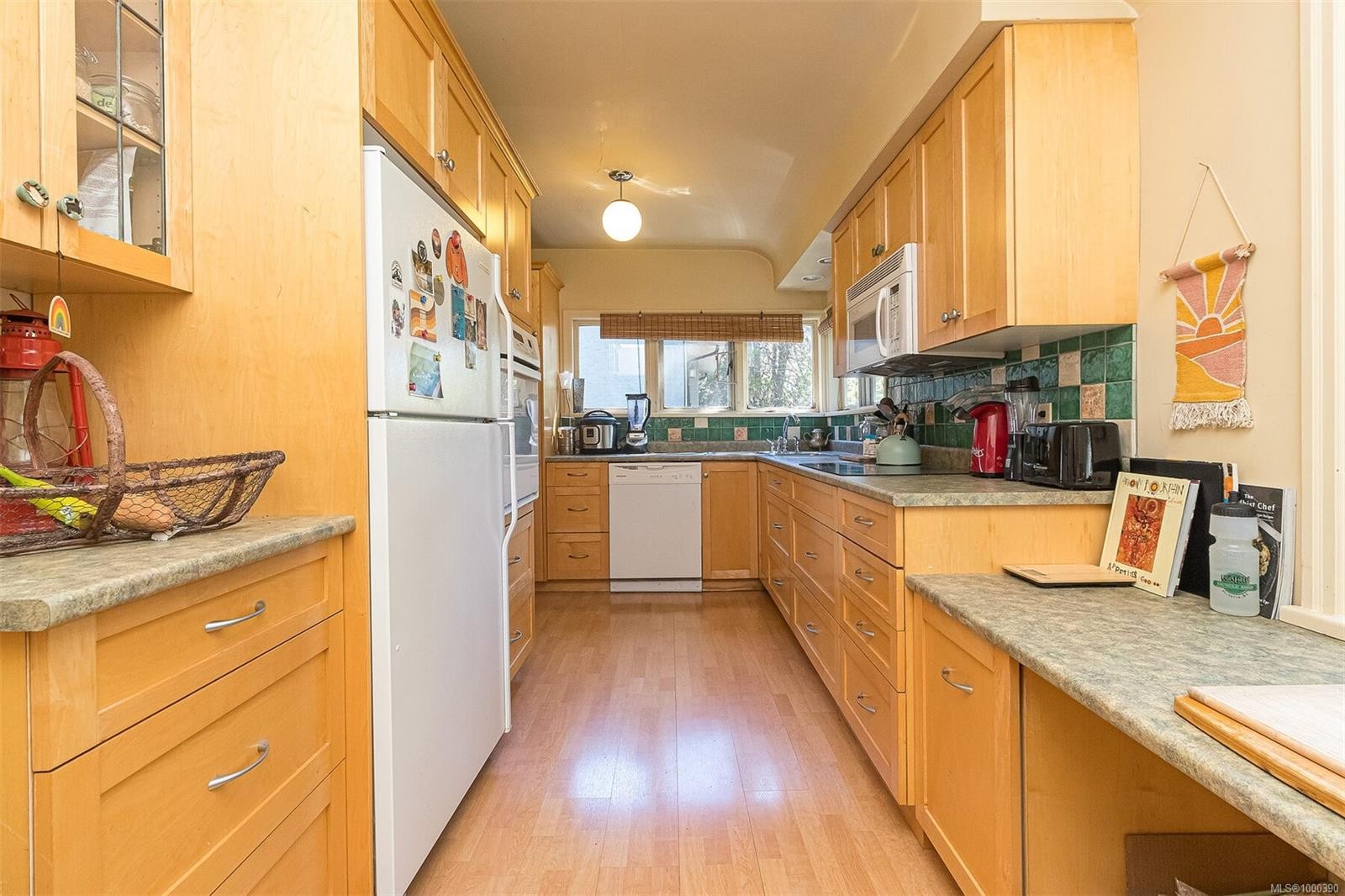 









971


Wilmer

St,
Victoria,




BC
V8S 4B8

