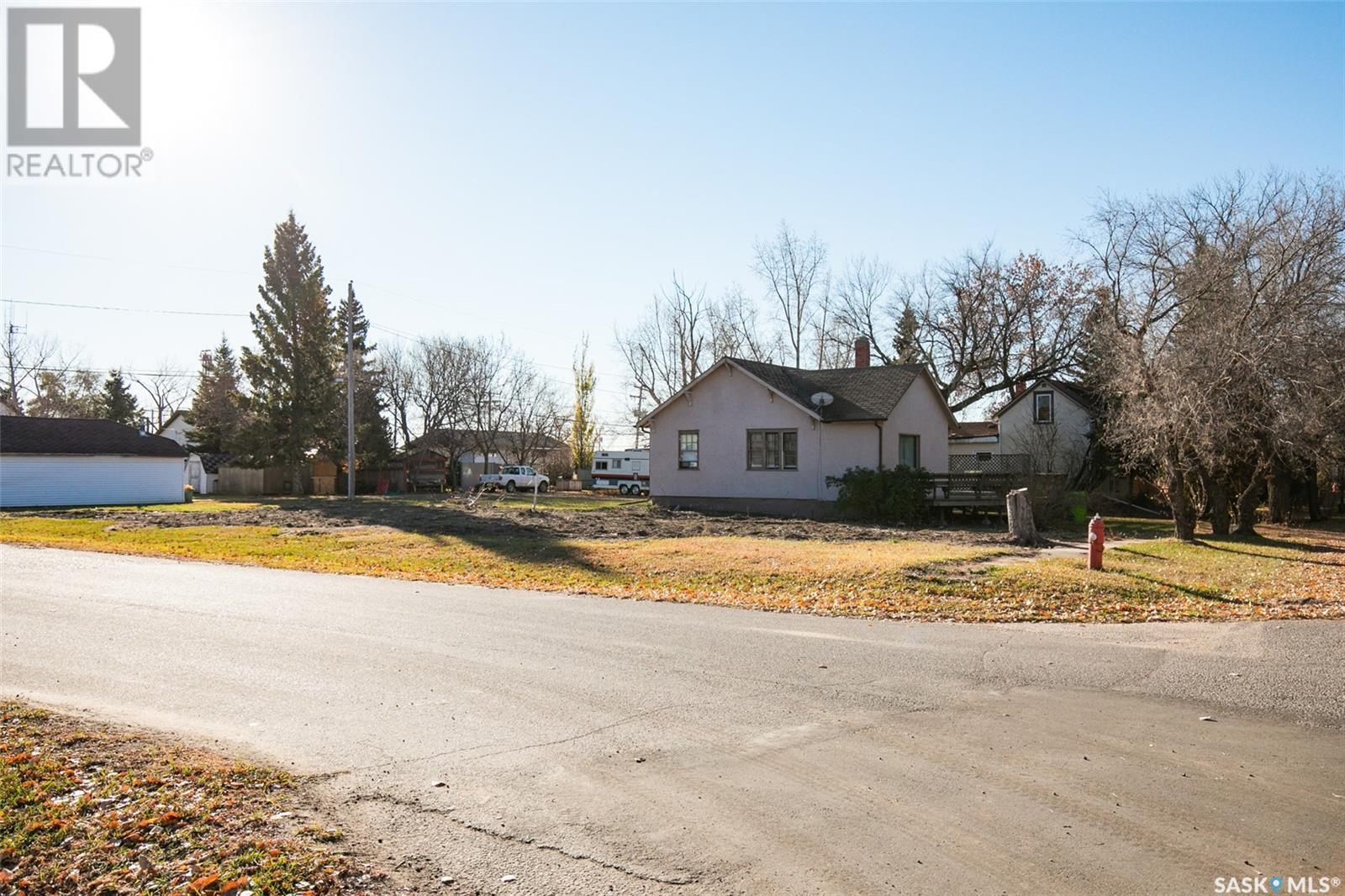 












204 Chipman STREET

,
Luseland,







Saskatchewan
S0L2A0

