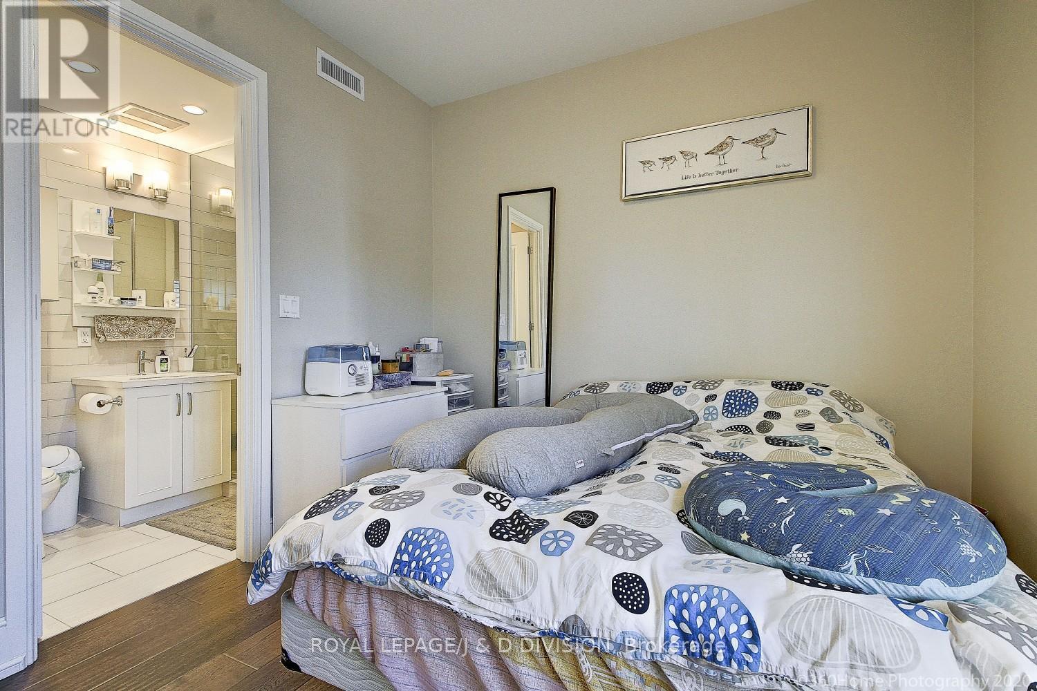 












06 - 28 MADISON AVENUE

,
Toronto,




Ontario
M5R2S1

