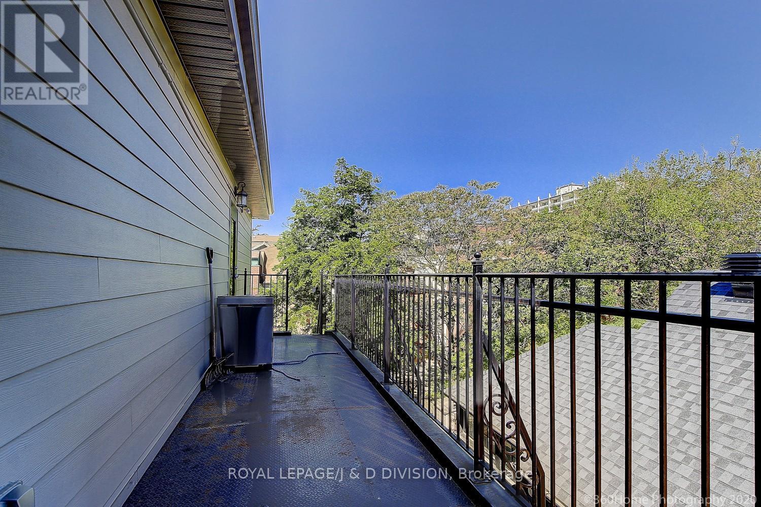 












06 - 28 MADISON AVENUE

,
Toronto,




Ontario
M5R2S1

