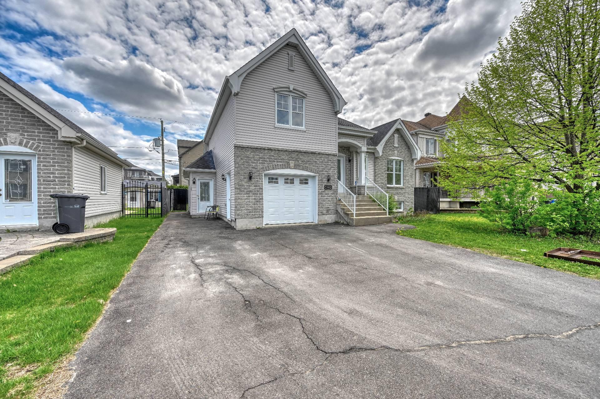 









12965

 - 12967


Rue de Brouage

,
Mirabel,




QC
J7J0B8

