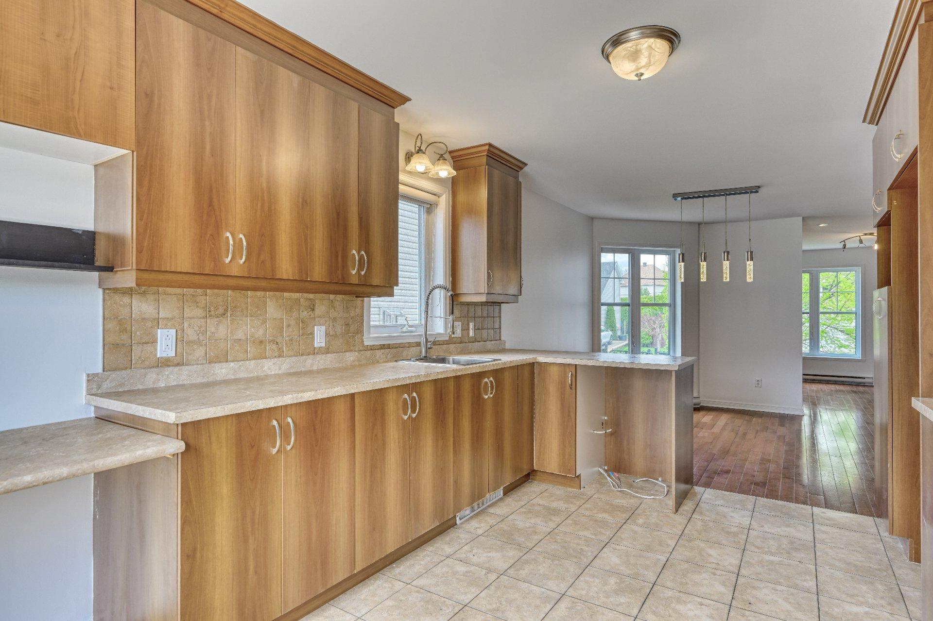 









12965

 - 12967


Rue de Brouage

,
Mirabel,




QC
J7J0B8

