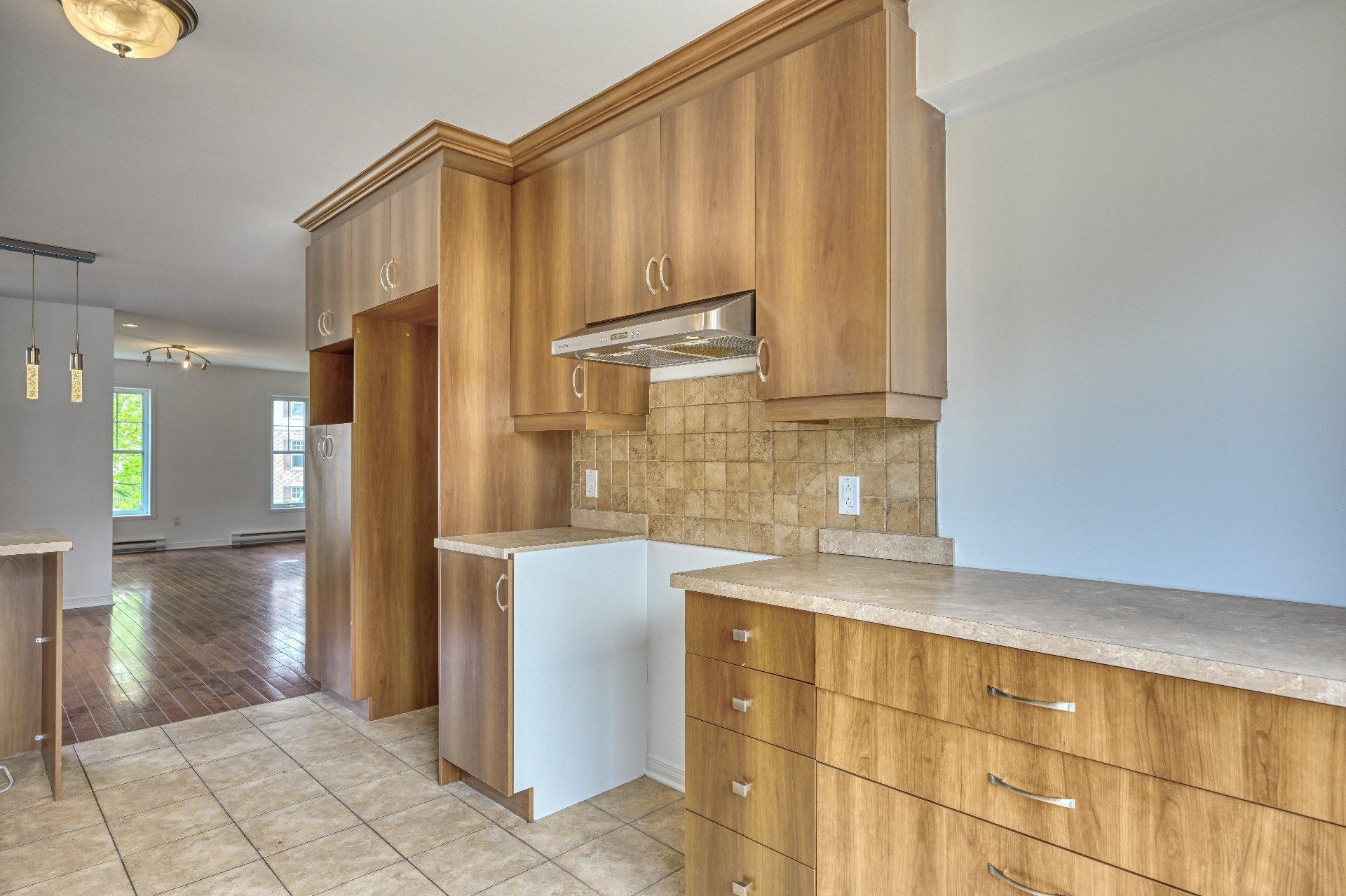 









12965

 - 12967


Rue de Brouage

,
Mirabel,




QC
J7J0B8

