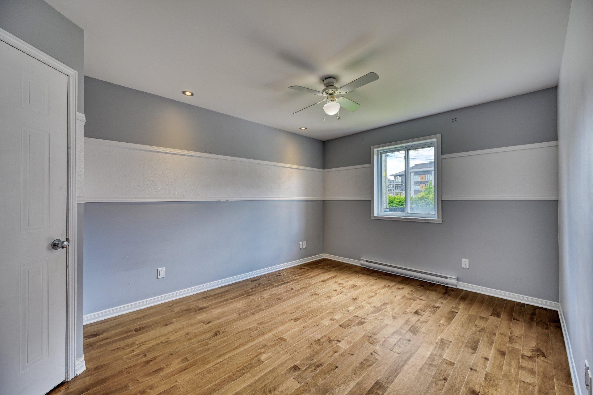 









12965

 - 12967


Rue de Brouage

,
Mirabel,




QC
J7J0B8

