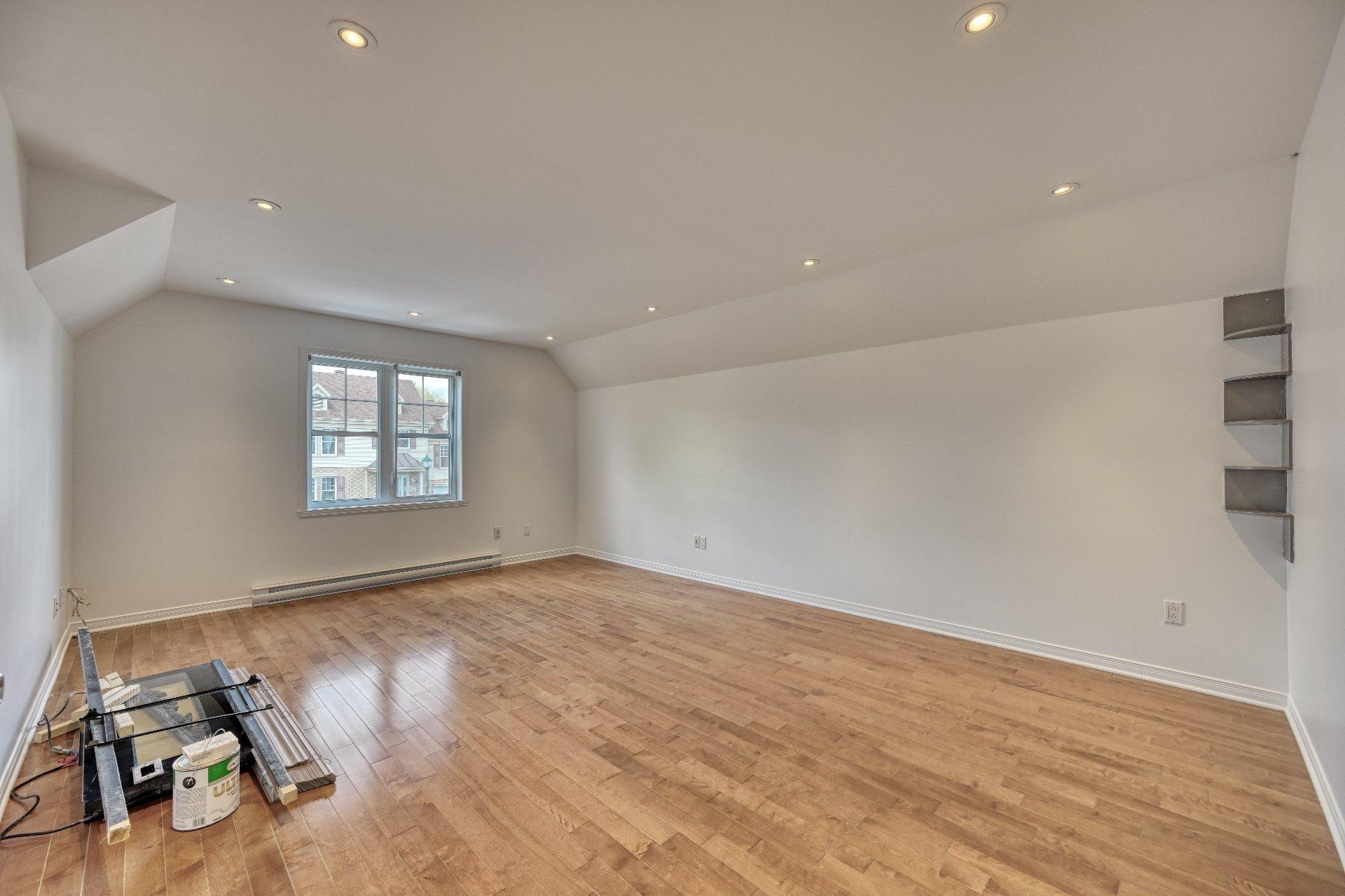 









12965

 - 12967


Rue de Brouage

,
Mirabel,




QC
J7J0B8

