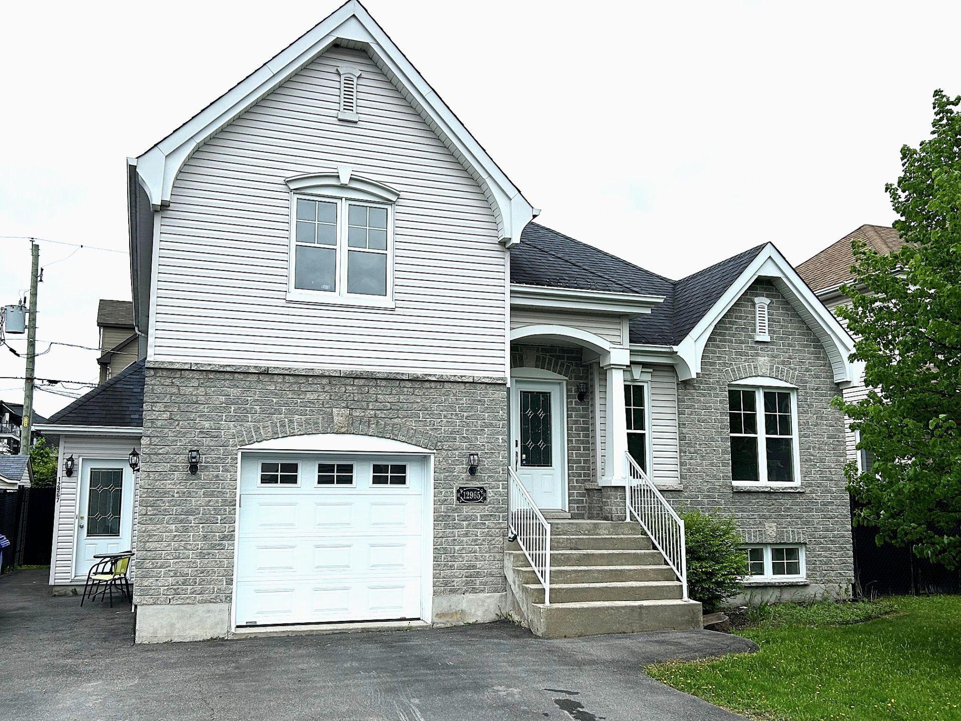 









12965

 - 12967


Rue de Brouage

,
Mirabel,




QC
J7J0B8

