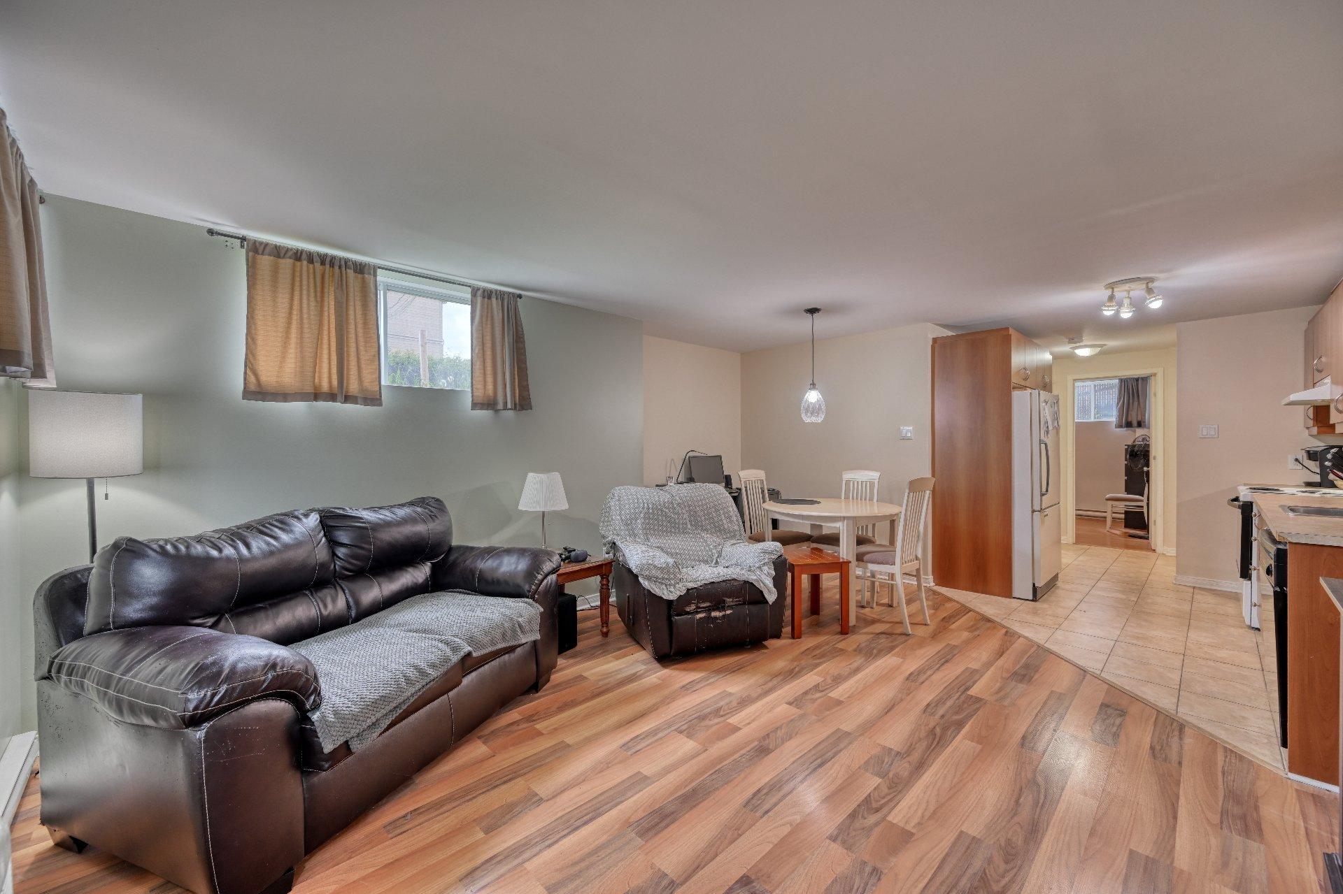 









12965

 - 12967


Rue de Brouage

,
Mirabel,




QC
J7J0B8

