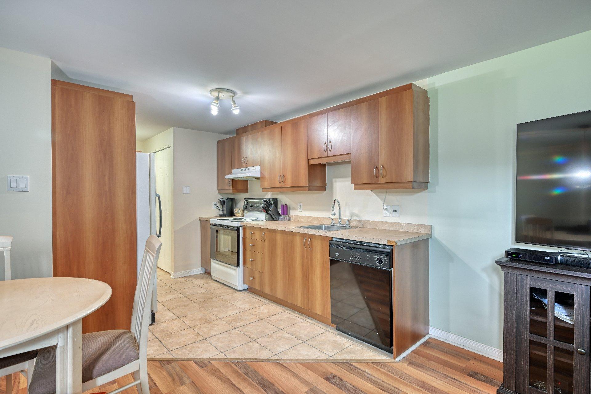 









12965

 - 12967


Rue de Brouage

,
Mirabel,




QC
J7J0B8

