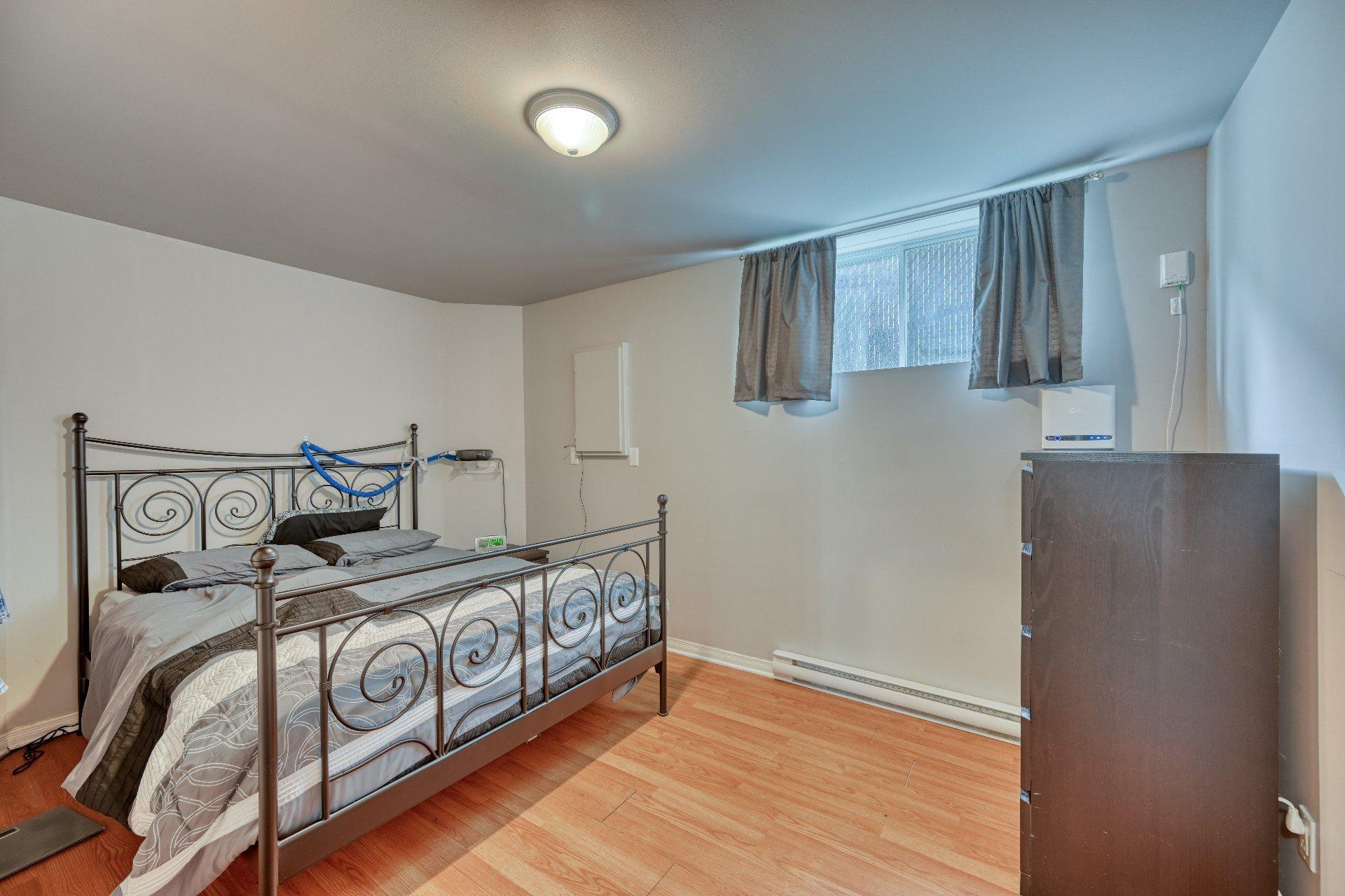 









12965

 - 12967


Rue de Brouage

,
Mirabel,




QC
J7J0B8

