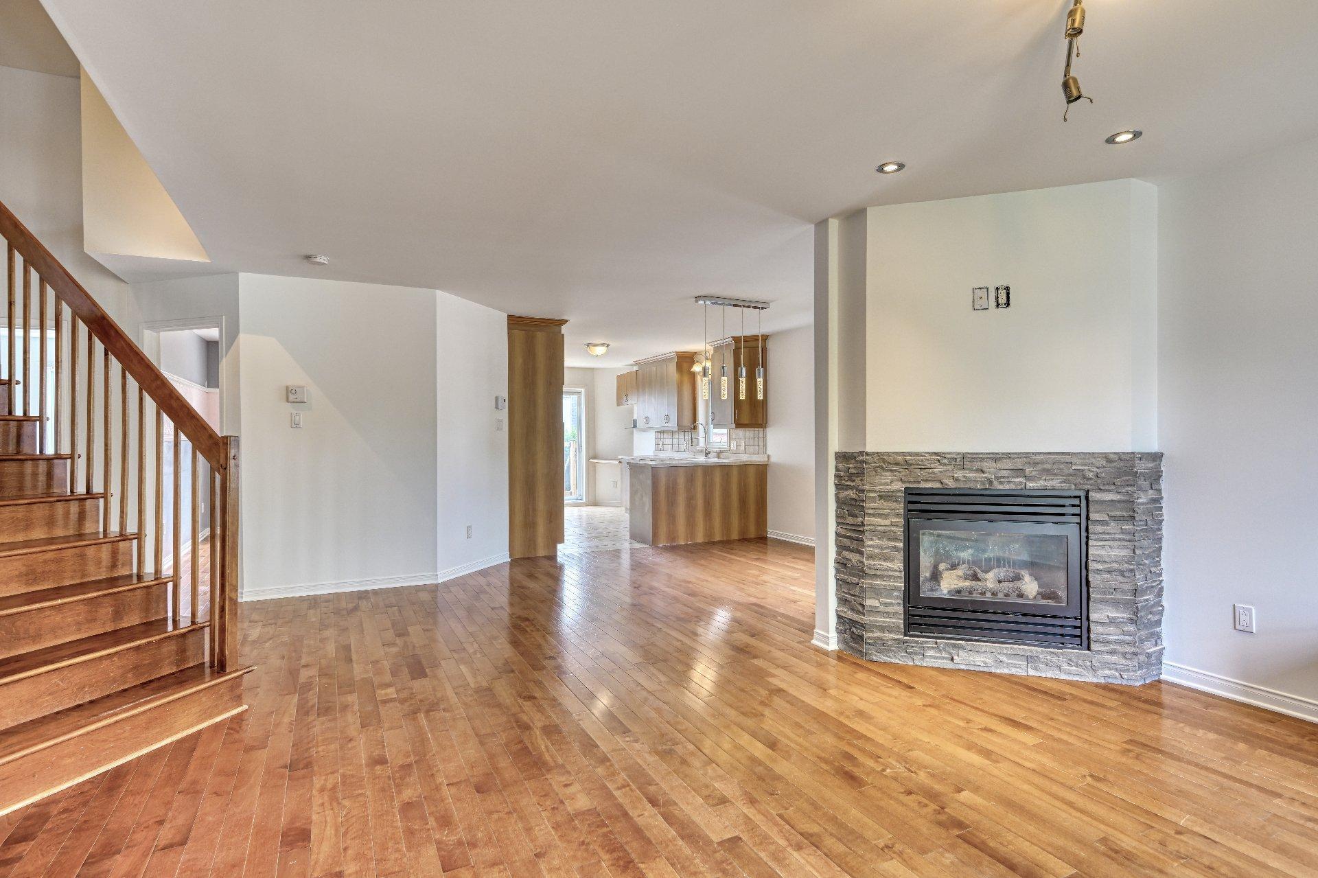 









12965

 - 12967


Rue de Brouage

,
Mirabel,




QC
J7J0B8


