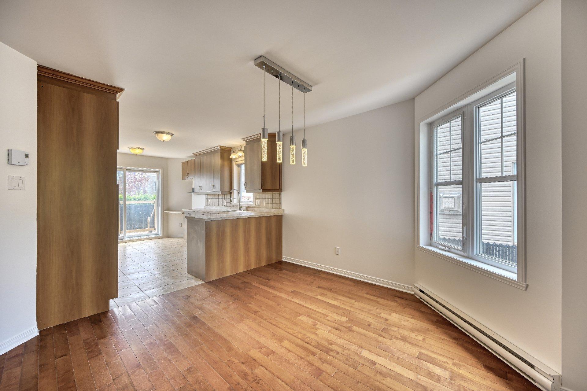 









12965

 - 12967


Rue de Brouage

,
Mirabel,




QC
J7J0B8


