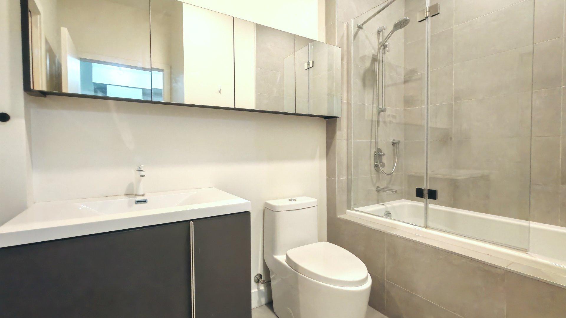 









1550


Rue des Bassins

, 126,
Montréal (Le Sud-Ouest),




QC
H3C0W5


