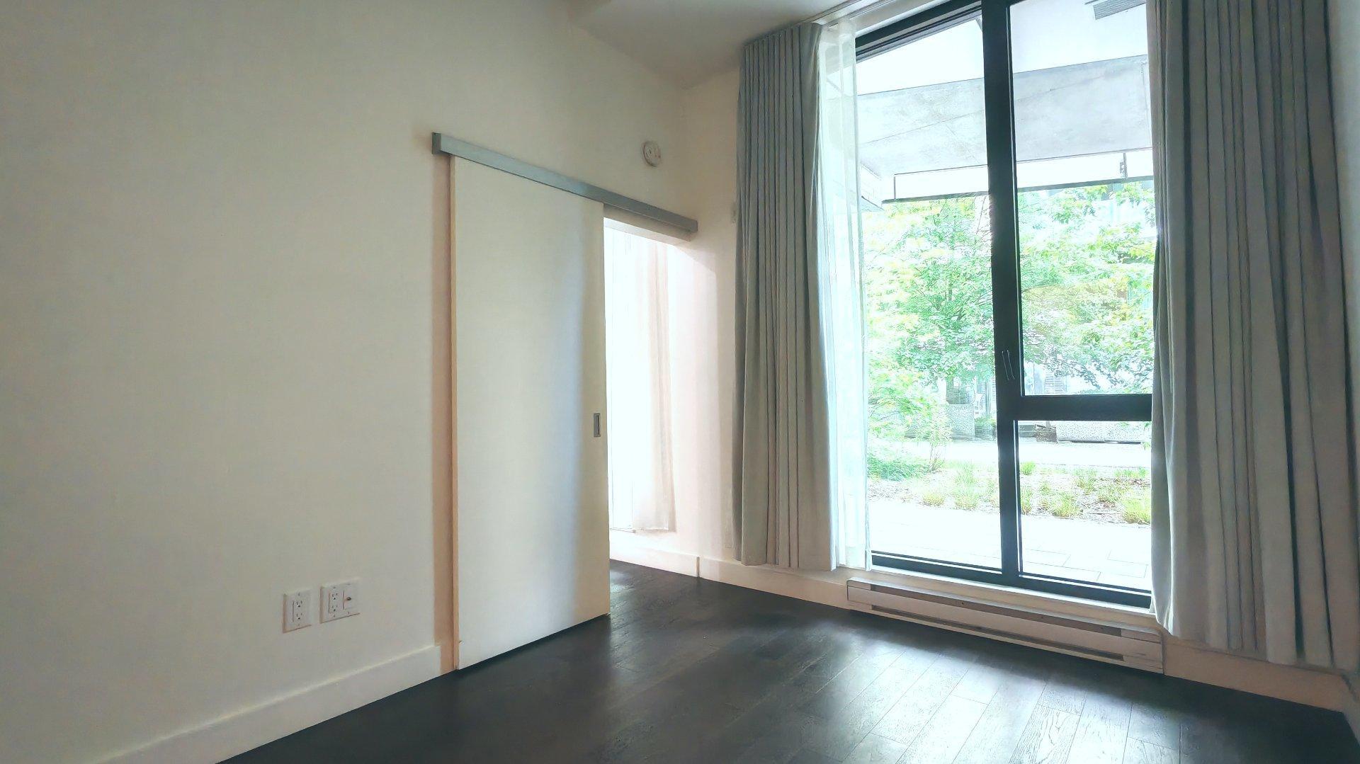 









1550


Rue des Bassins

, 126,
Montréal (Le Sud-Ouest),




QC
H3C0W5

