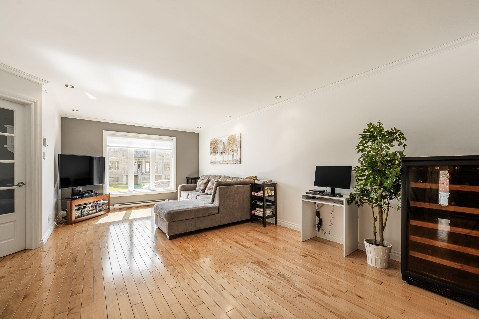 









2150


Av. Jean-Noël-Dion

,
Saint-Hyacinthe,




QC
J2S0G8

