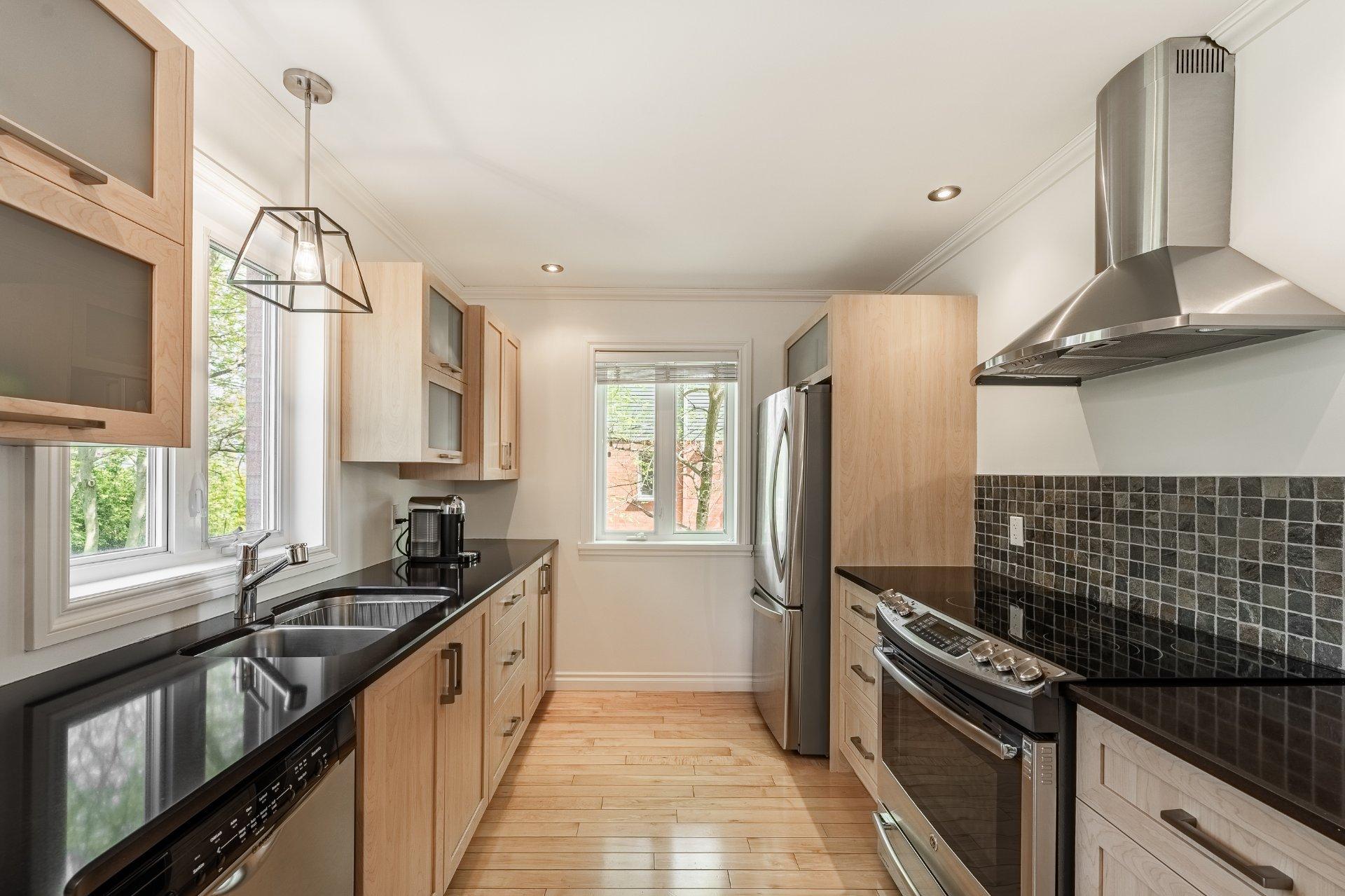 









2150


Av. Jean-Noël-Dion

,
Saint-Hyacinthe,




QC
J2S0G8

