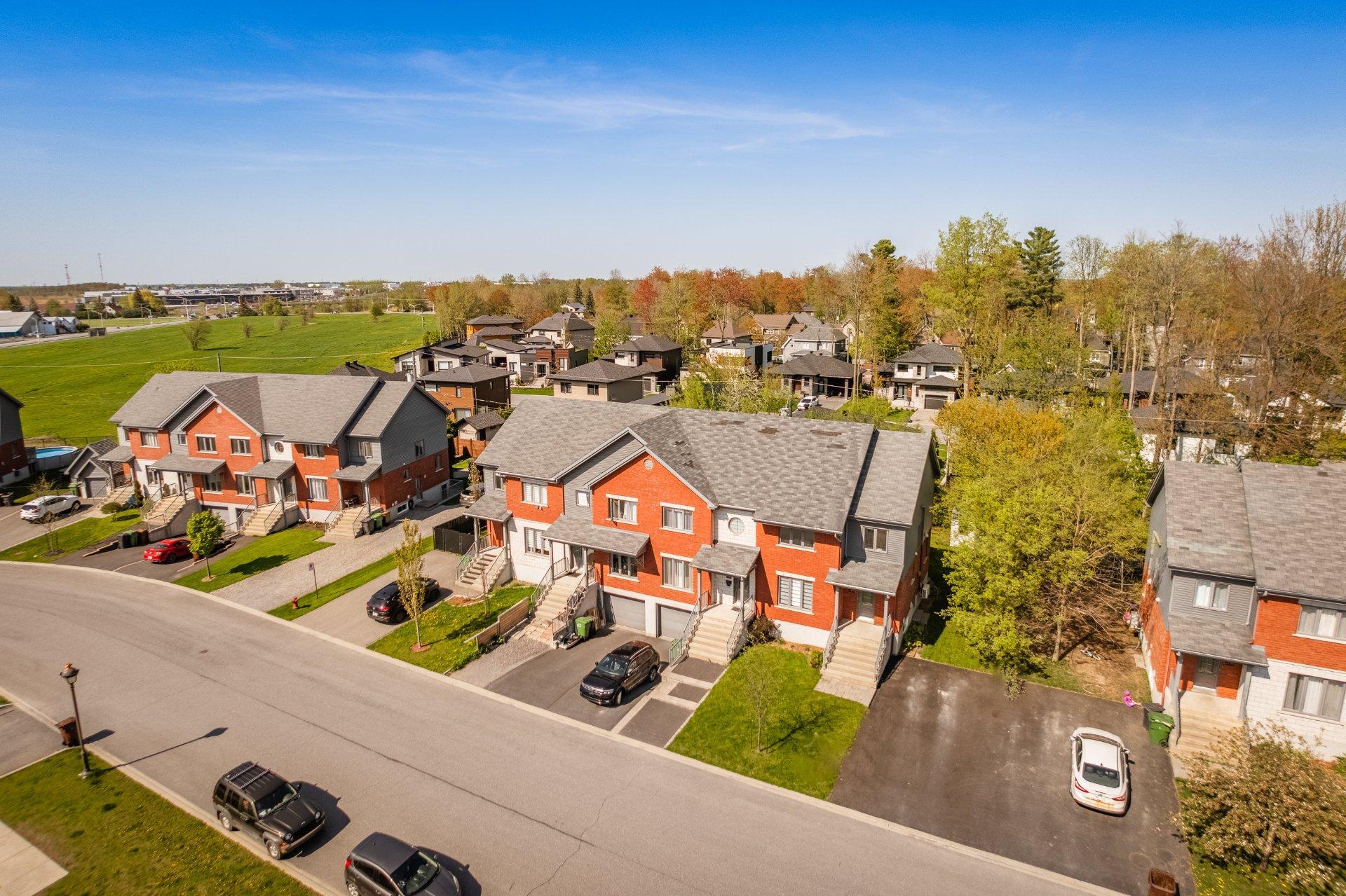 









2150


Av. Jean-Noël-Dion

,
Saint-Hyacinthe,




QC
J2S0G8

