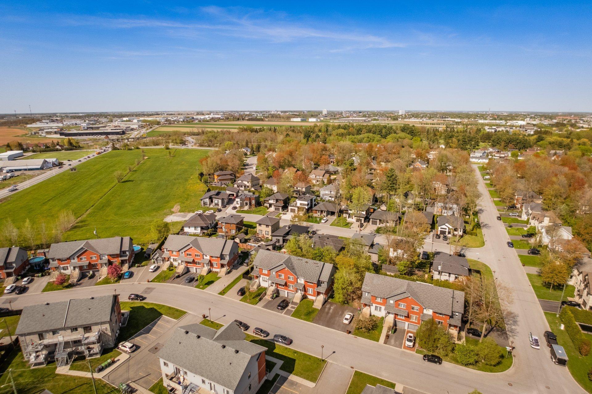 









2150


Av. Jean-Noël-Dion

,
Saint-Hyacinthe,




QC
J2S0G8

