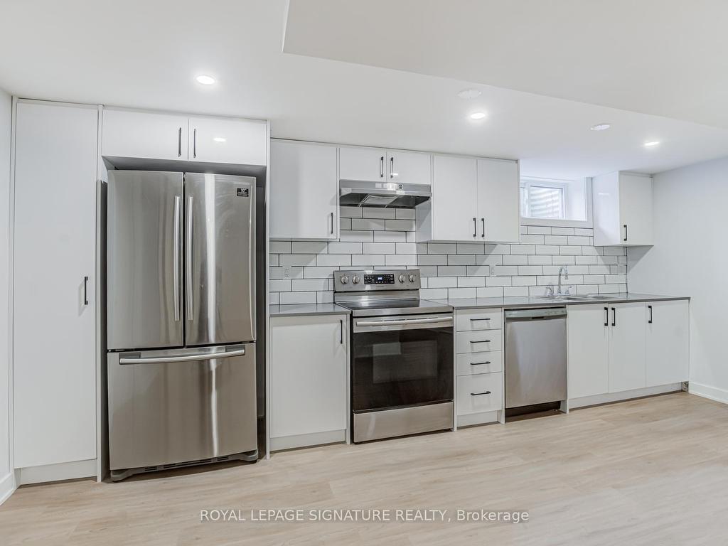 









391


Targa

Road, Lower,
Mississauga,




ON
L5A 1S7

