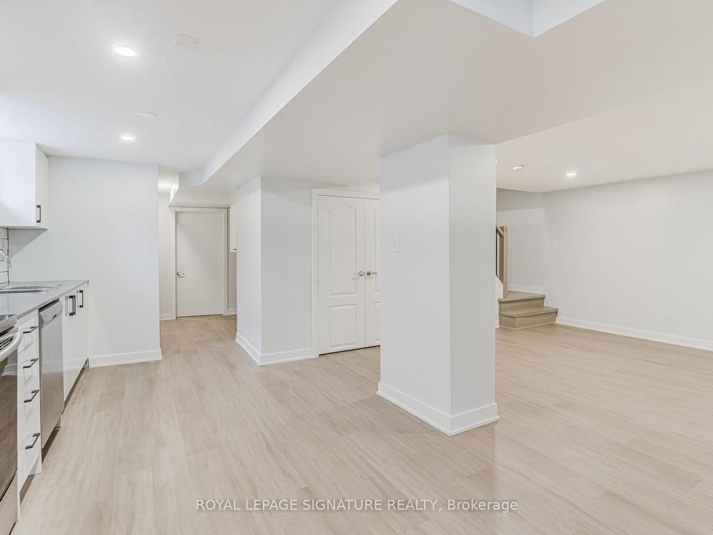 









391


Targa

Road, Lower,
Mississauga,




ON
L5A 1S7


