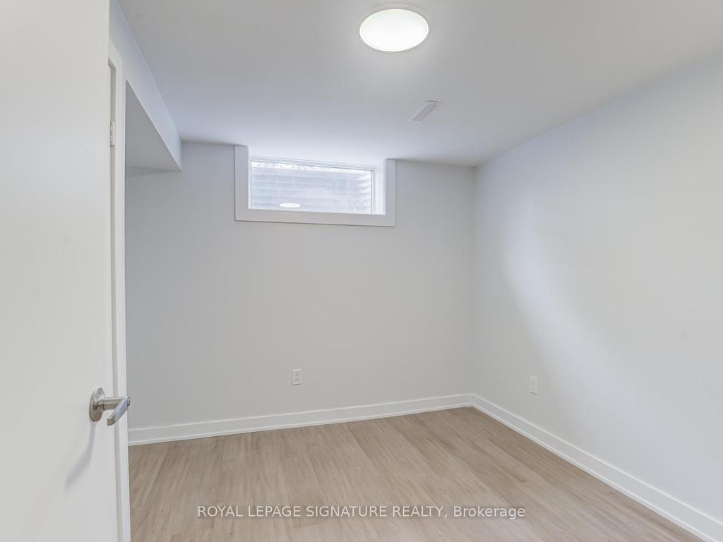 









391


Targa

Road, Lower,
Mississauga,




ON
L5A 1S7

