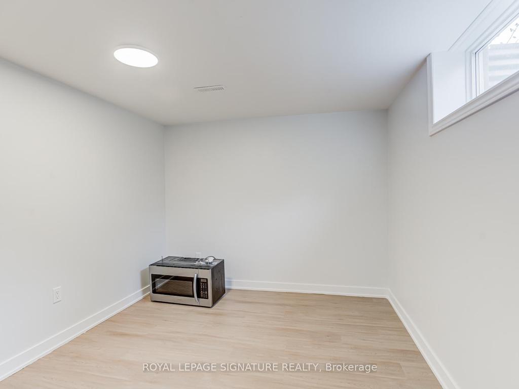 









391


Targa

Road, Lower,
Mississauga,




ON
L5A 1S7

