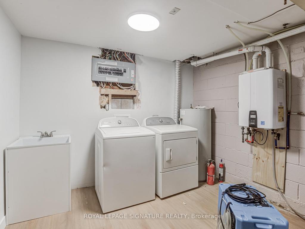 









391


Targa

Road, Lower,
Mississauga,




ON
L5A 1S7

