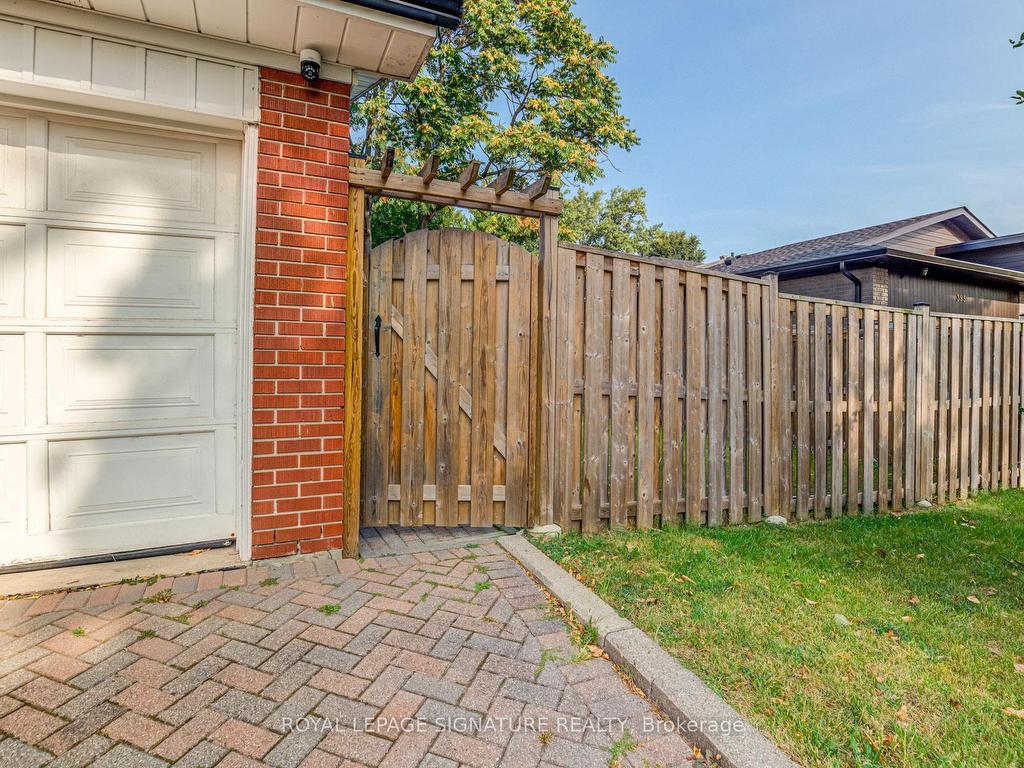 









391


Targa

Road, Lower,
Mississauga,




ON
L5A 1S7

