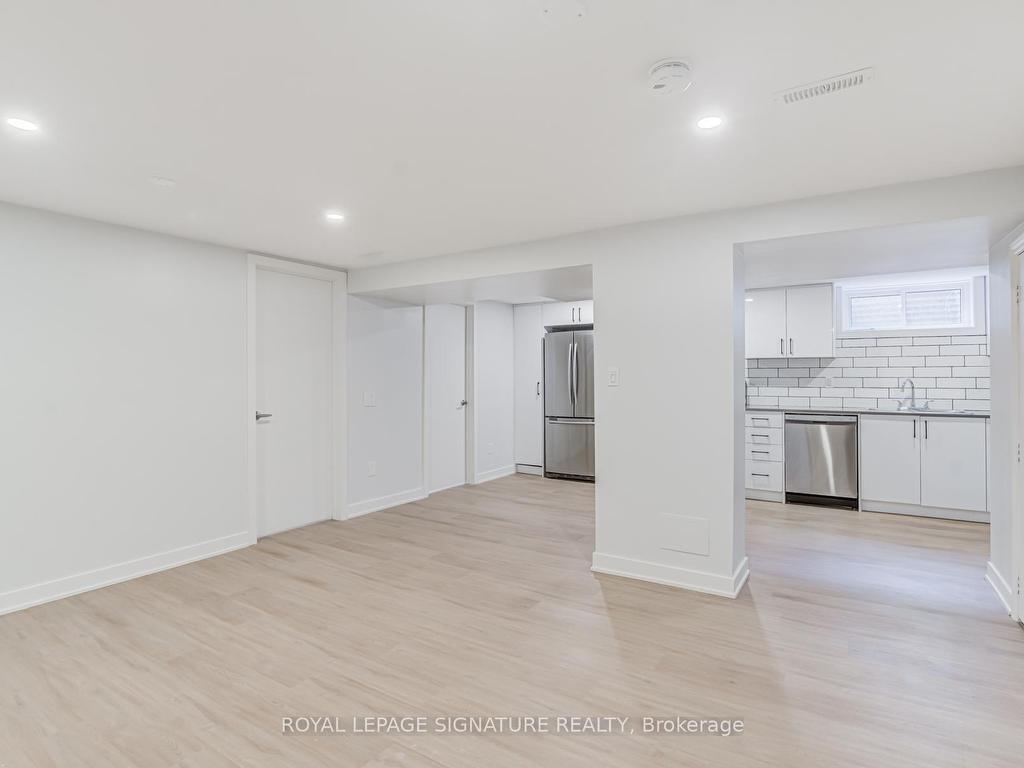 









391


Targa

Road, Lower,
Mississauga,




ON
L5A 1S7

