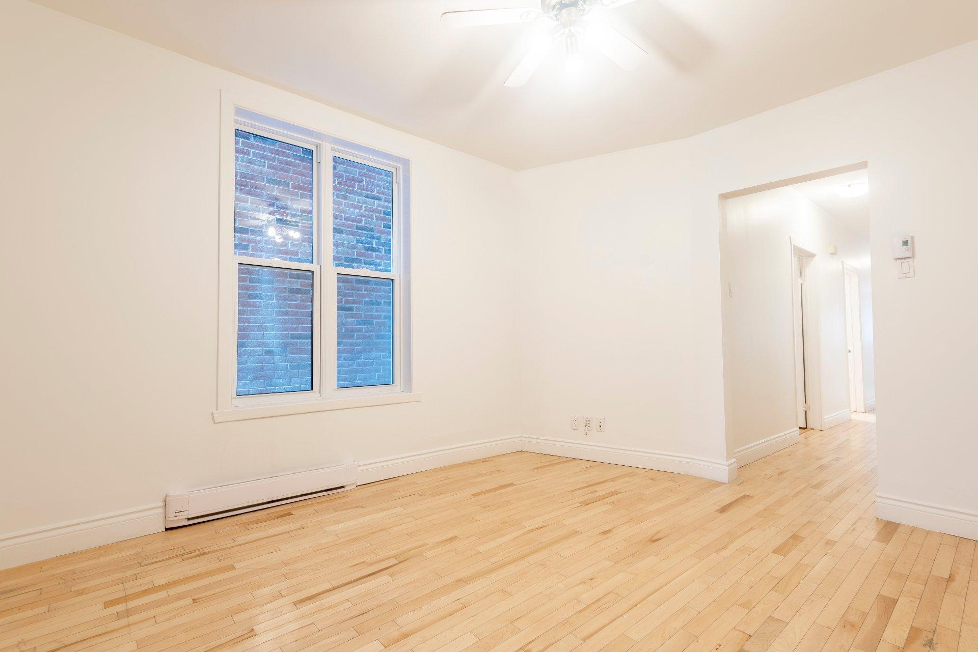 









2595


Rue Frontenac

,
Montréal (Ville-Marie),




QC
H2K3A2

