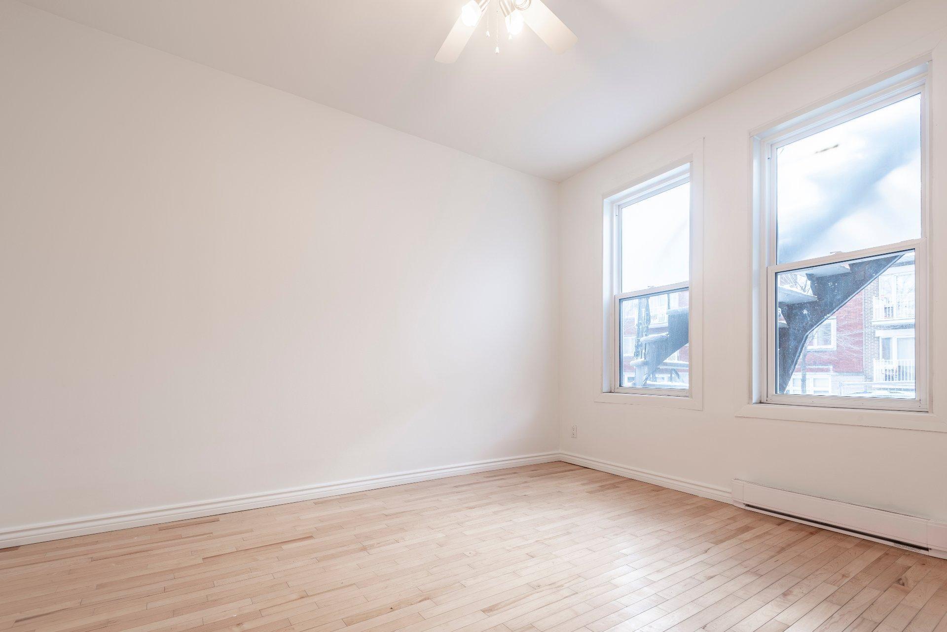 









2595


Rue Frontenac

,
Montréal (Ville-Marie),




QC
H2K3A2

