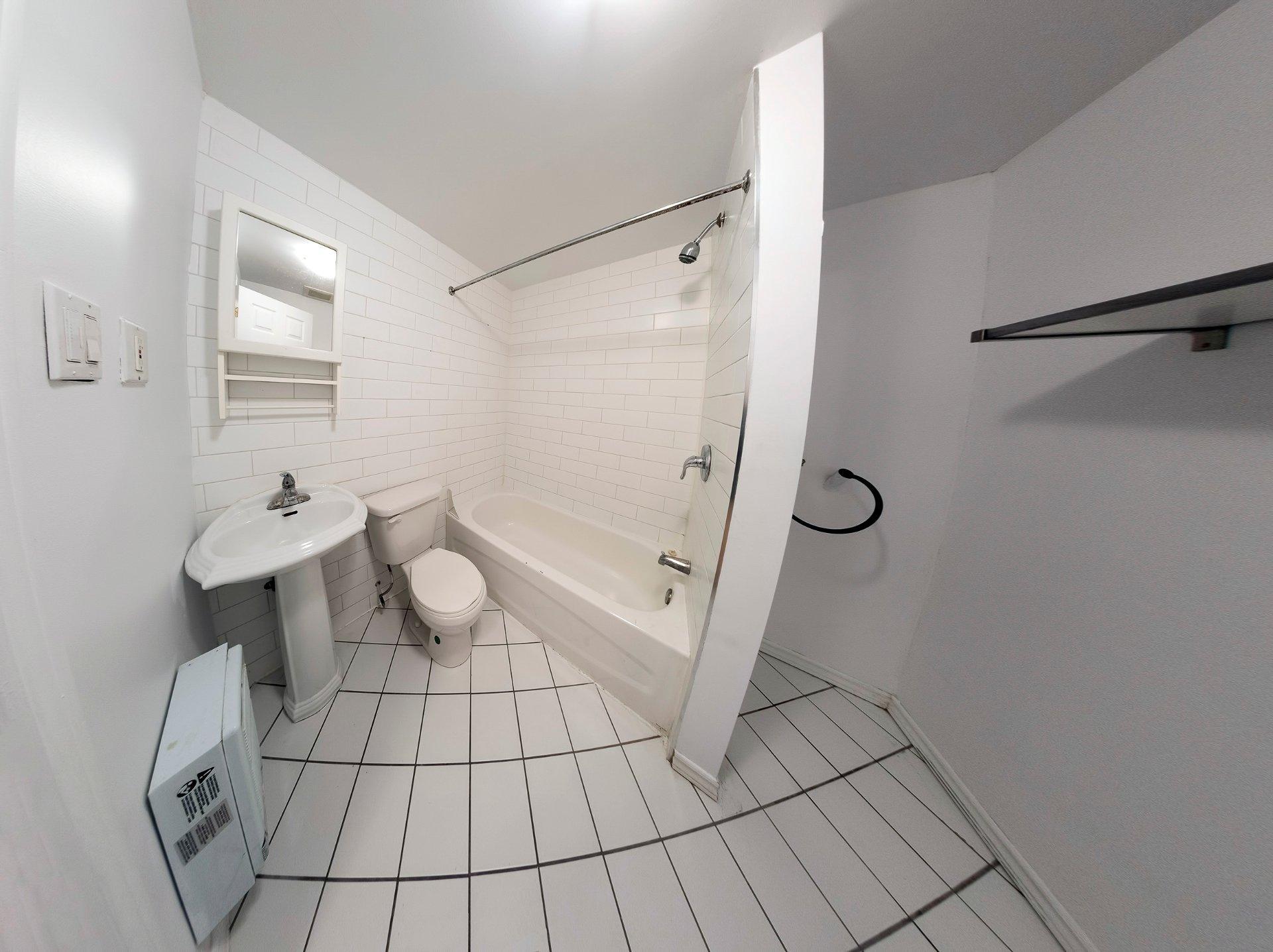 









2595


Rue Frontenac

,
Montréal (Ville-Marie),




QC
H2K3A2

