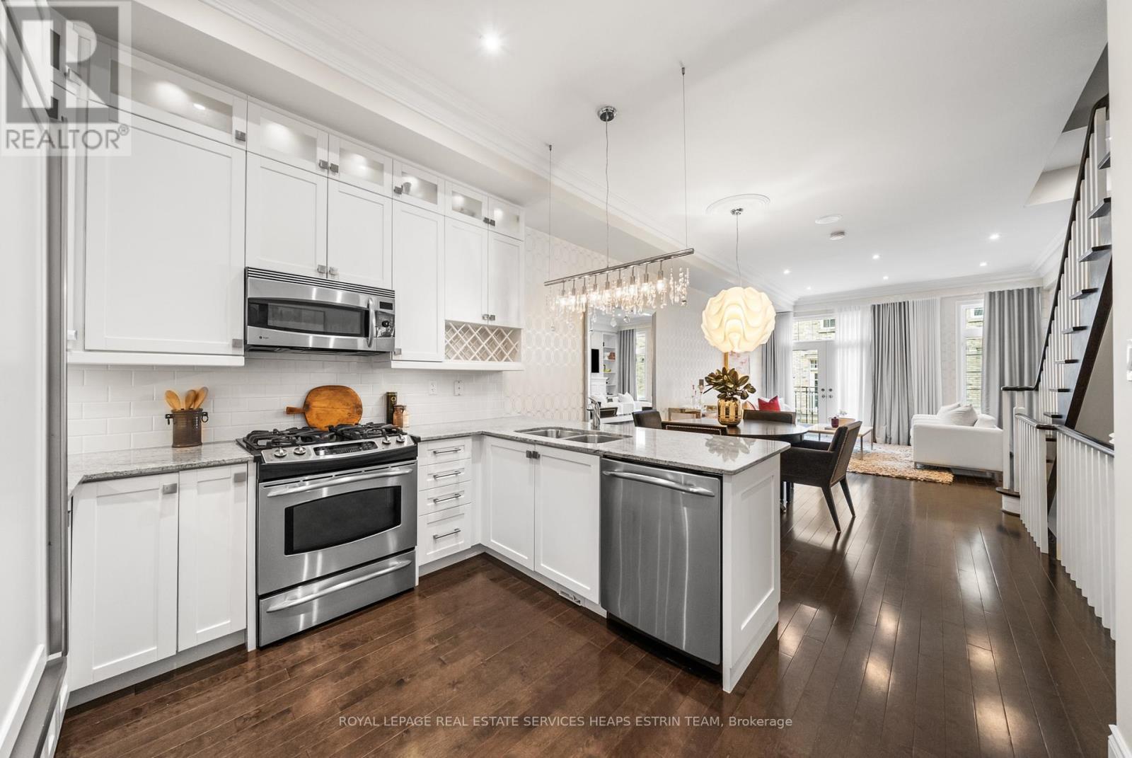 












208A MERTON STREET

,
Toronto,




Ontario
M4S1A1

