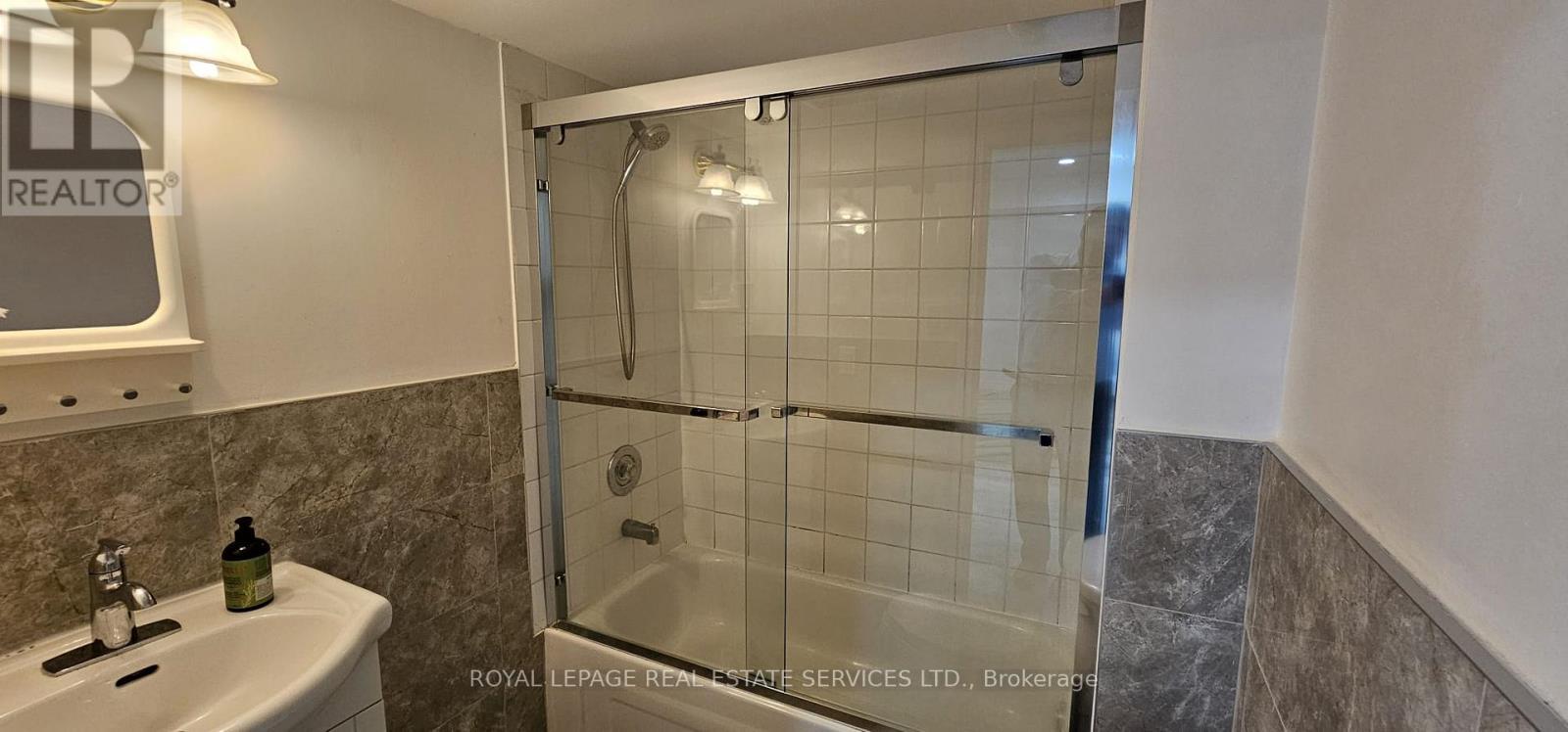 












BSMT - 1583 DELLBROOK AVENUE

,
Pickering,




Ontario
L1X2N2

