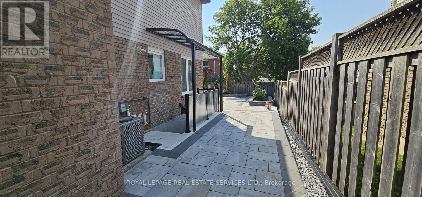 












BSMT - 1583 DELLBROOK AVENUE

,
Pickering,




Ontario
L1X2N2

