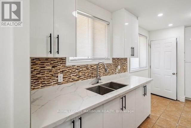 












231 A CEDARBRAE AVENUE

,
Waterloo,




Ontario
N2L4S6

