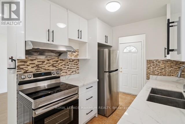 












231 A CEDARBRAE AVENUE

,
Waterloo,




Ontario
N2L4S6

