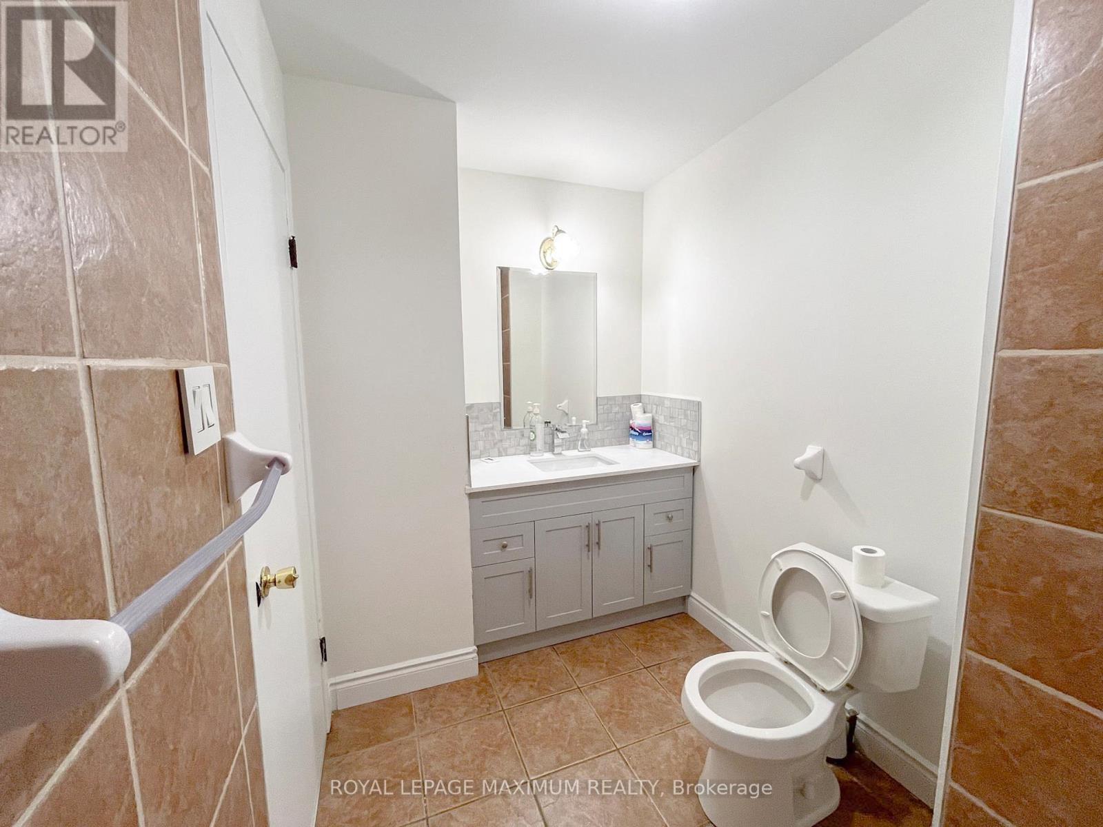












231 A CEDARBRAE AVENUE

,
Waterloo,




Ontario
N2L4S6

