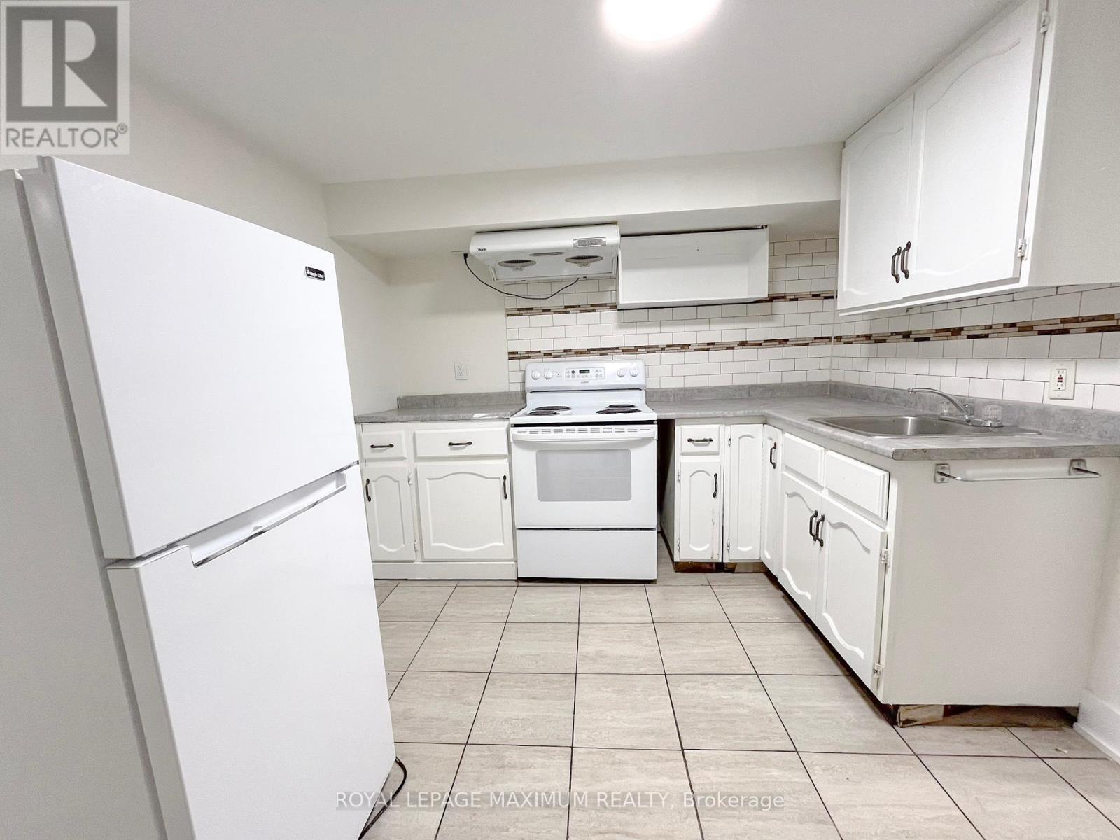 












231 A CEDARBRAE AVENUE

,
Waterloo,




Ontario
N2L4S6

