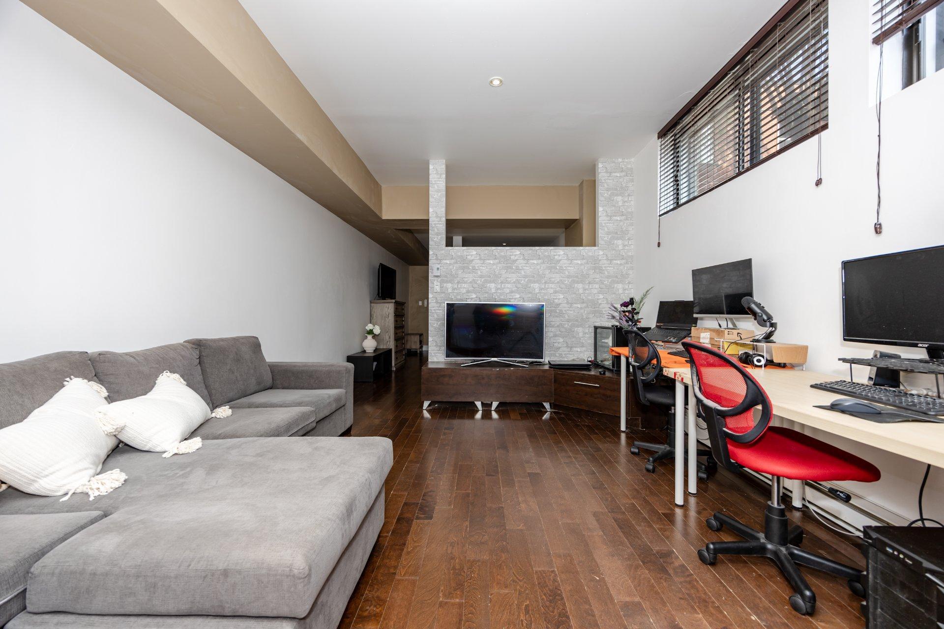 









5690


Rue Hochelaga

, 6,
Montréal (Mercier/Hochelaga-Maisonneuve),




QC
H1N1X4

