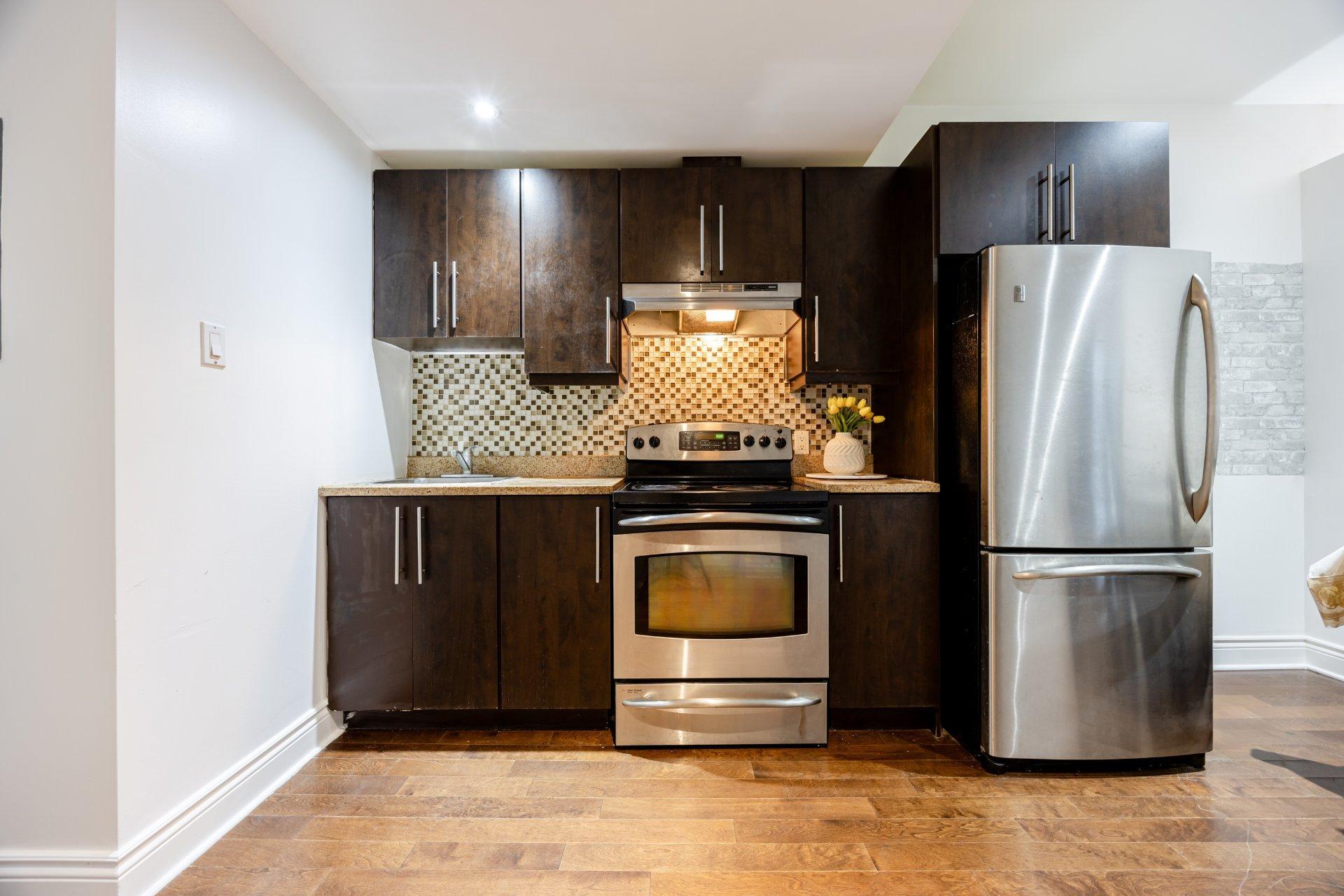 









5690


Rue Hochelaga

, 6,
Montréal (Mercier/Hochelaga-Maisonneuve),




QC
H1N1X4

