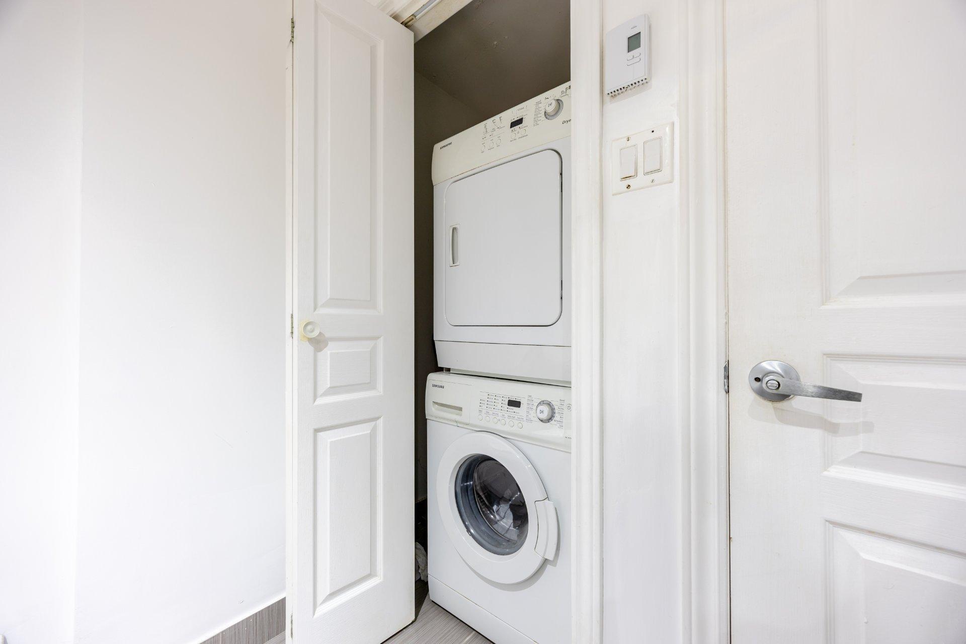 









5690


Rue Hochelaga

, 6,
Montréal (Mercier/Hochelaga-Maisonneuve),




QC
H1N1X4

