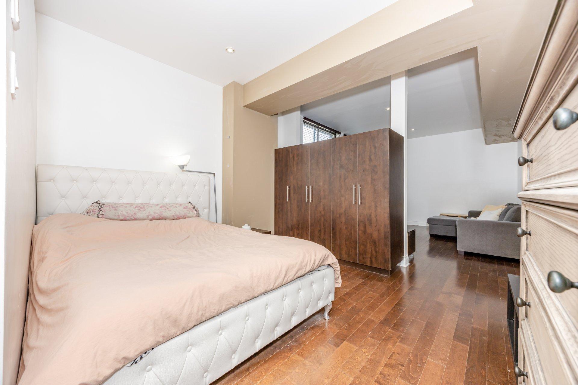 









5690


Rue Hochelaga

, 6,
Montréal (Mercier/Hochelaga-Maisonneuve),




QC
H1N1X4

