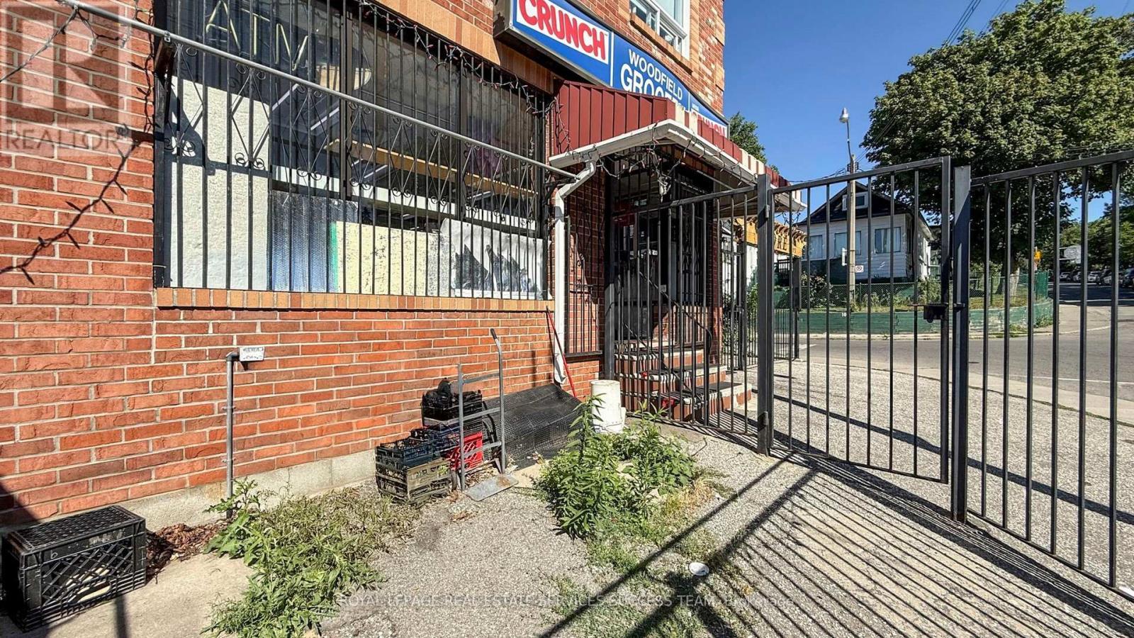












404 WOODFIELD ROAD

,
Toronto,




Ontario
M4L2X1

