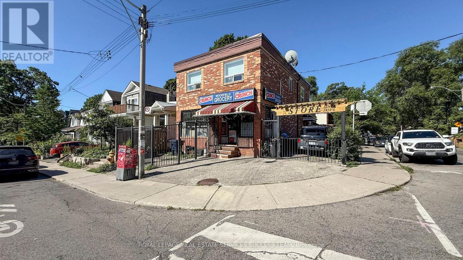 












404 WOODFIELD ROAD

,
Toronto,




Ontario
M4L2X1

