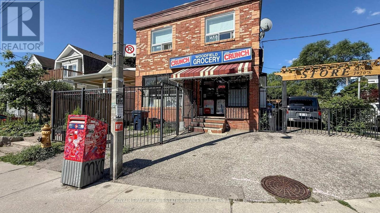 












404 WOODFIELD ROAD

,
Toronto,




Ontario
M4L2X1

