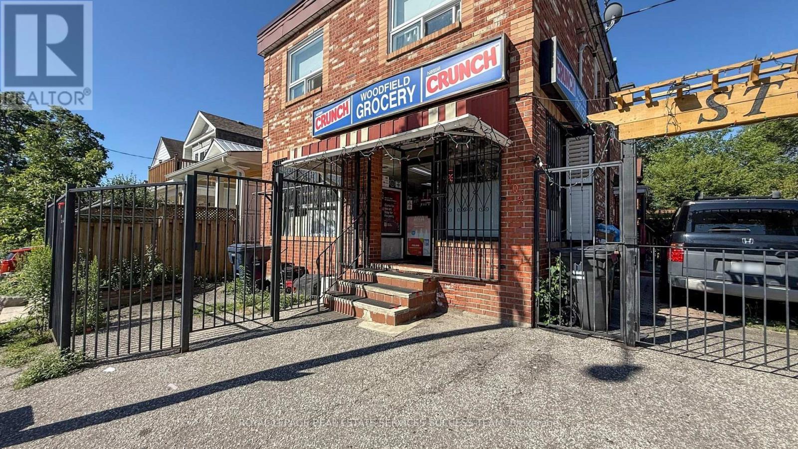 












404 WOODFIELD ROAD

,
Toronto,




Ontario
M4L2X1

