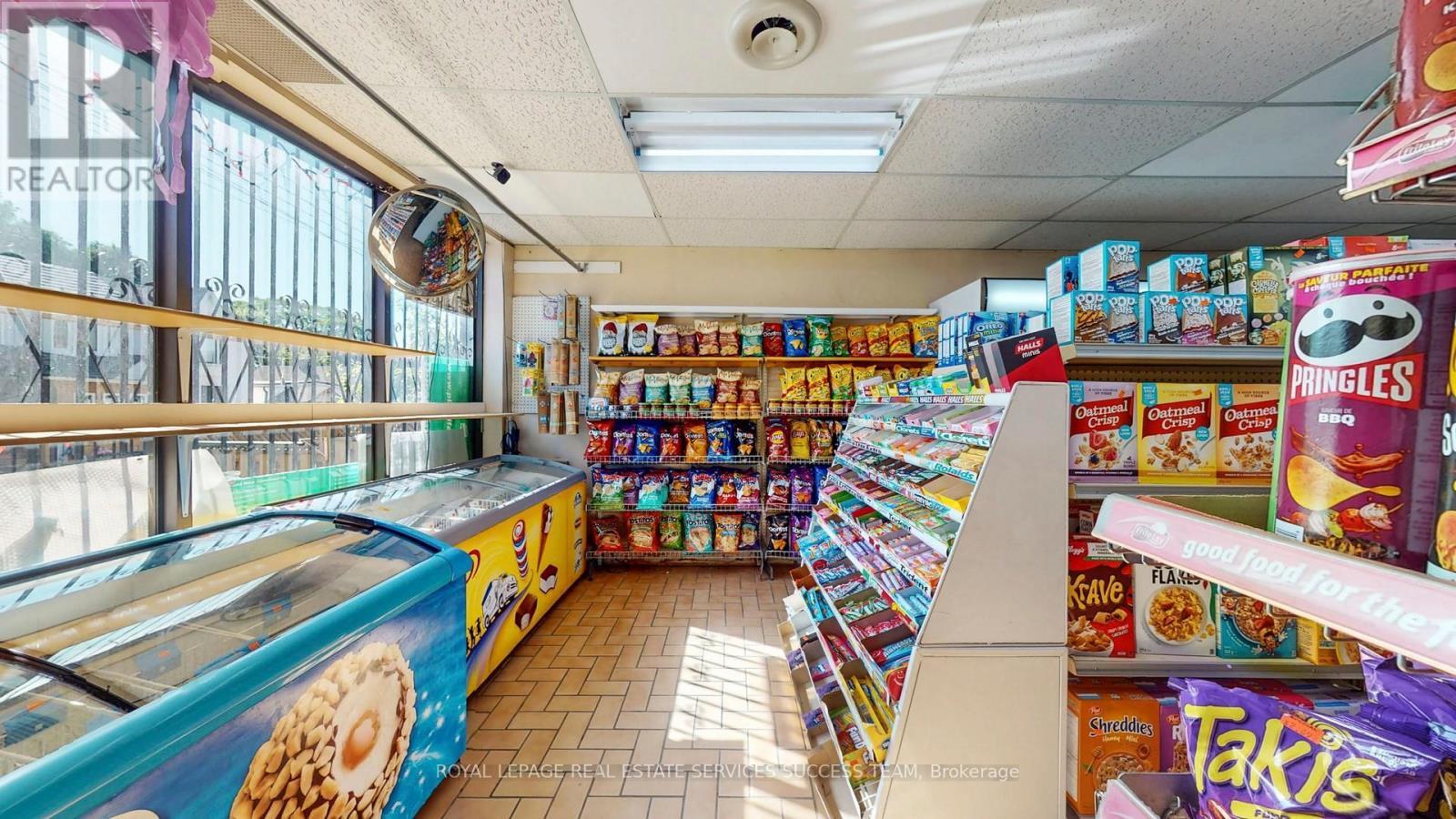












404 WOODFIELD ROAD

,
Toronto,




Ontario
M4L2X1

