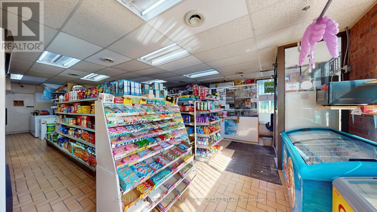 












404 WOODFIELD ROAD

,
Toronto,




Ontario
M4L2X1

