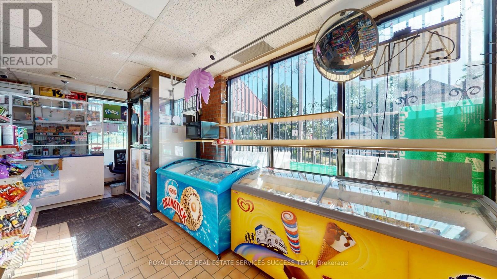 












404 WOODFIELD ROAD

,
Toronto,




Ontario
M4L2X1

